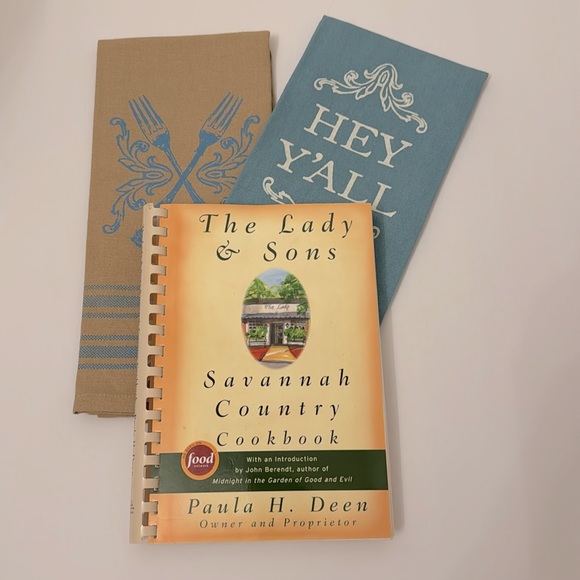 Paula Deen Lady & Sons Savannah Country Cookbook 98’ & 2 Collection Napkins NWOT - Picture 14 of 14